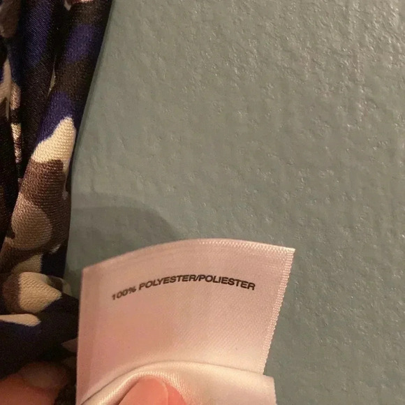 Kasper women’s sleeveless Blosue - PL - v neck - high neck - front tie - Picture 6 of 7